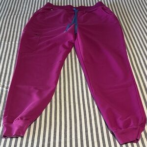 Women’s figs  Magenta Jogger Pants